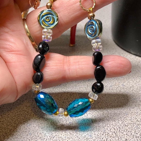 Pretty blue and black necklace-artisan - Picture 7 of 7